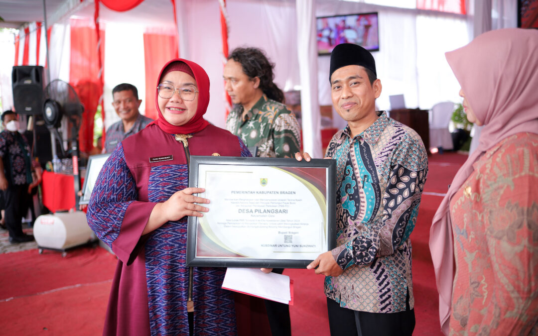 Desa Pilangsari Terima Penghargaan atas Prestasi Lunas PBB Tercepat ke 4 se Kabupaten Sragen